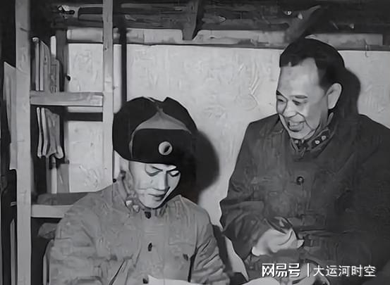 创富配资 军区政委反对领导在家办公，对着副司令：谁知道文件的圈谁画的？